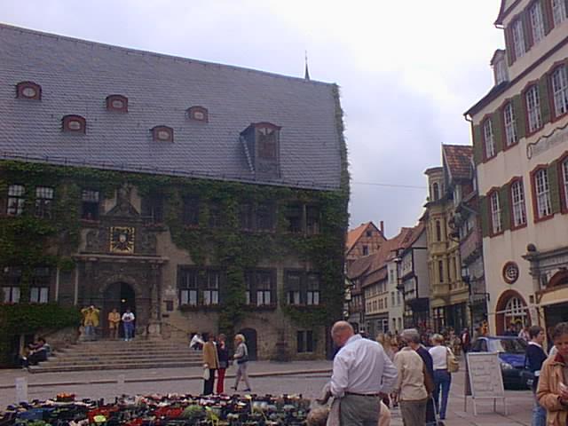 Rathaus und Gildehuser