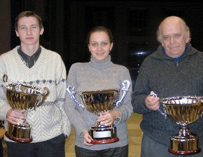 Sieger der Sonderpreise:
 v.l. Zahar Efimenko (bester U20)
 Oksana Sarana-Hungeling (beste Dame)
 Aleksandar Kaminik (bester Senior)